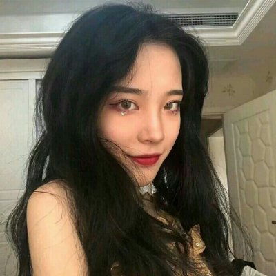 章子怡晒两个女儿照片，网友：大女儿和私下差别太大